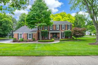 864 Great Oaks Boulevard, Rochester, MI 48307