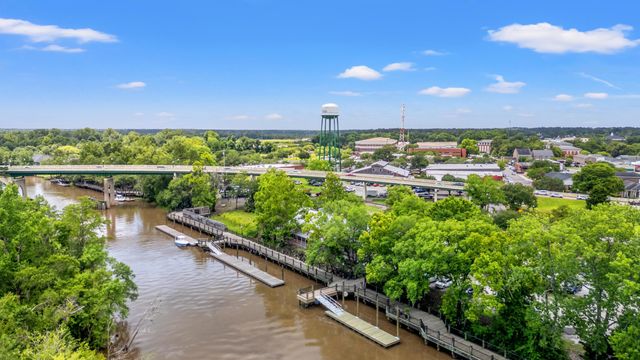 943 Woodside Dr., Conway, SC 29526