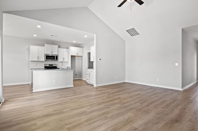 943 Woodside Dr., Conway, SC 29526