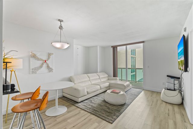 1800 N Bayshore Drive 3802, Miami, FL 33132