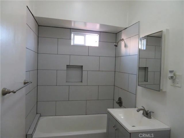 3923 S Normandie Avenue, Los Angeles, CA 90037