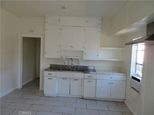 3923 S Normandie Avenue, Los Angeles, CA 90037