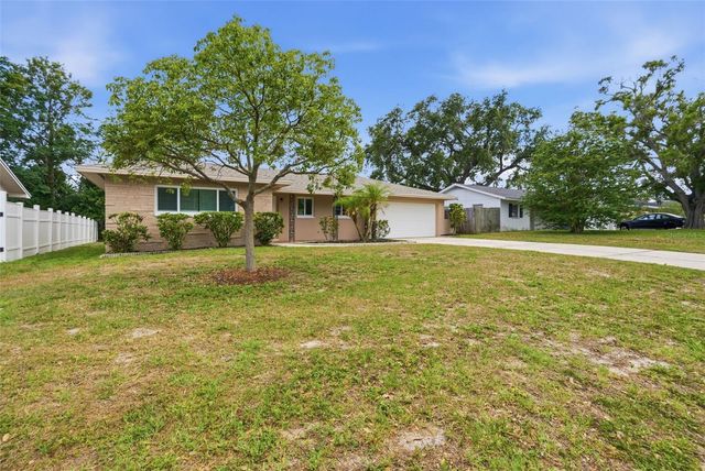 2465 BRENTWOOD DRIVE, Clearwater, FL 33764