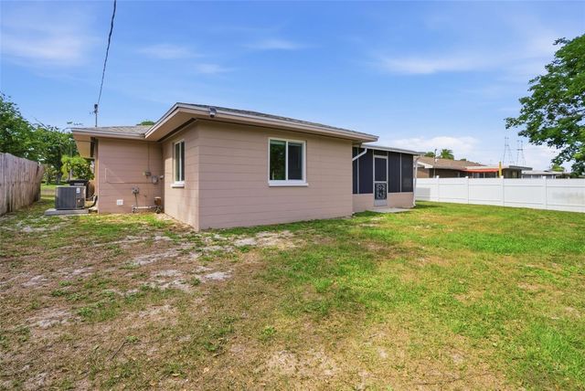 2465 BRENTWOOD DRIVE, Clearwater, FL 33764