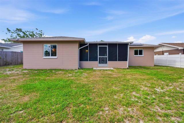 2465 BRENTWOOD DRIVE, Clearwater, FL 33764