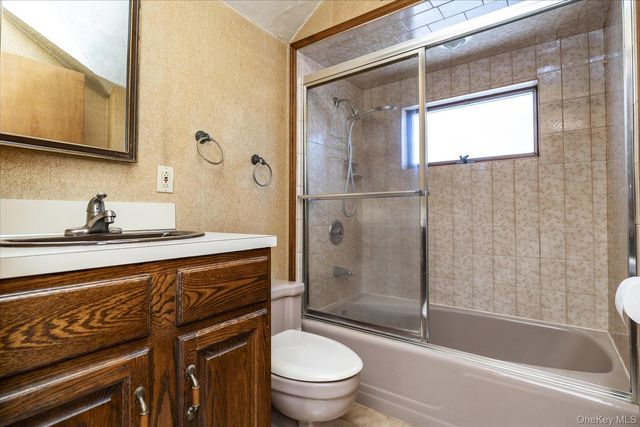 560 Stowe Avenue, North Baldwin, NY 11510