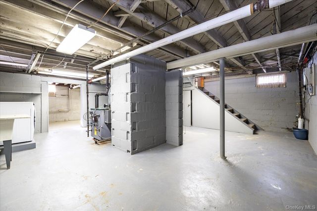 560 Stowe Avenue, North Baldwin, NY 11510