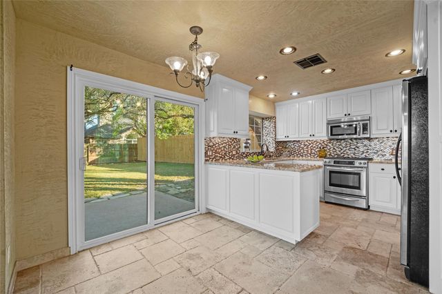 11021 Whiskey River DR, Austin, TX 78748