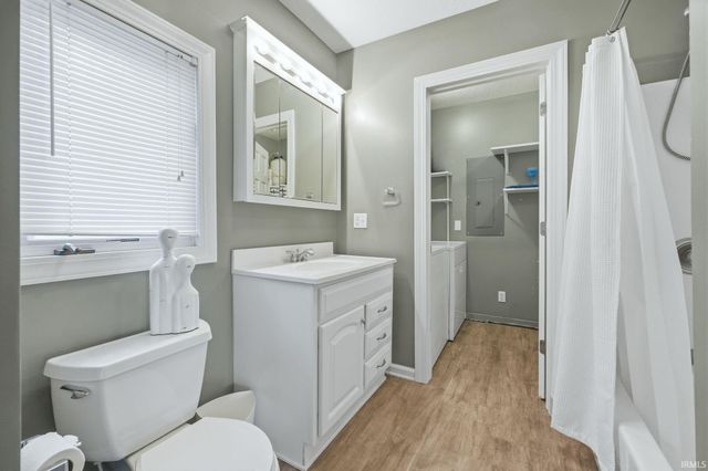 6722 E McGuire Road, Churubusco, IN 46723