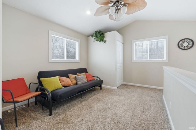 6722 E McGuire Road, Churubusco, IN 46723