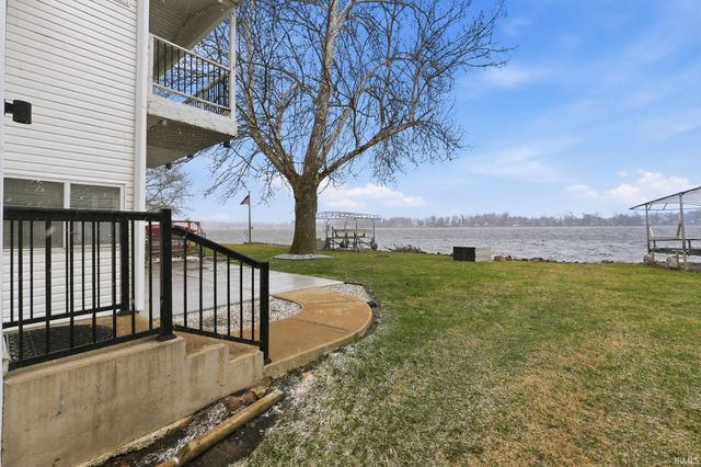 6722 E McGuire Road, Churubusco, IN 46723