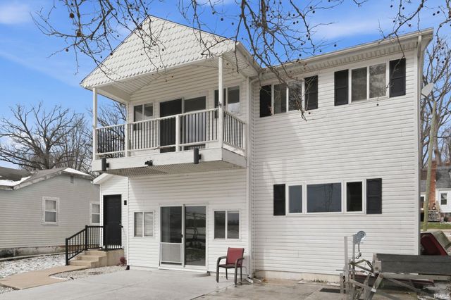 6722 E McGuire Road, Churubusco, IN 46723