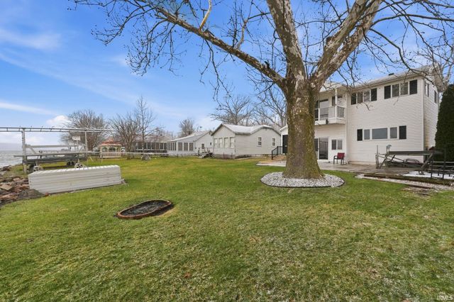 6722 E McGuire Road, Churubusco, IN 46723