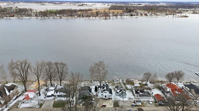 6722 E McGuire Road, Churubusco, IN 46723