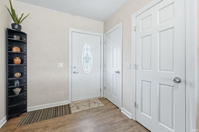 6722 E McGuire Road, Churubusco, IN 46723