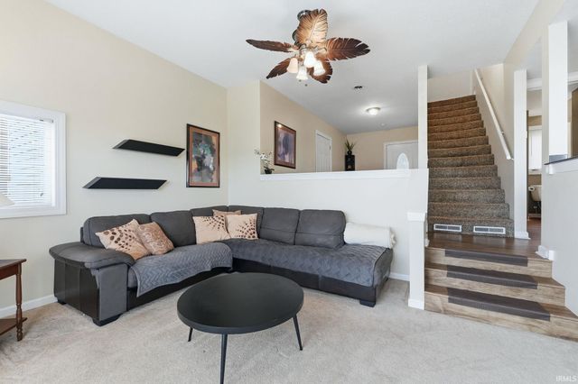 6722 E McGuire Road, Churubusco, IN 46723