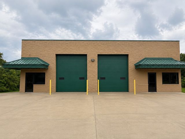 1600 N Milwaukee Avenue 307-308, Lake Villa, IL 60046