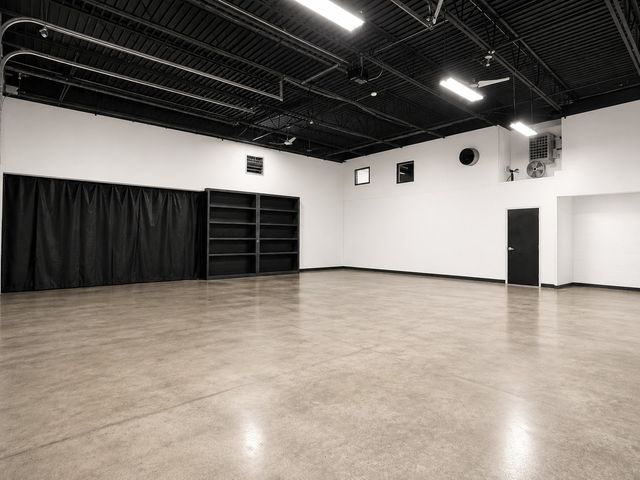 1600 N Milwaukee Avenue 307-308, Lake Villa, IL 60046