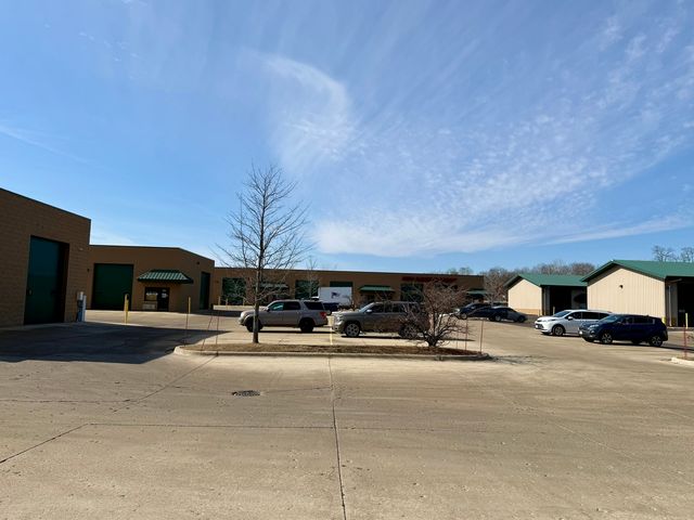 1600 N Milwaukee Avenue 307-308, Lake Villa, IL 60046
