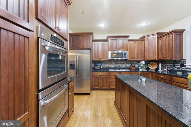 7669 OAK FIELD CT, Springfield, VA 22153