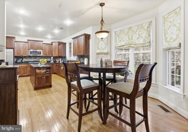 7669 OAK FIELD CT, Springfield, VA 22153