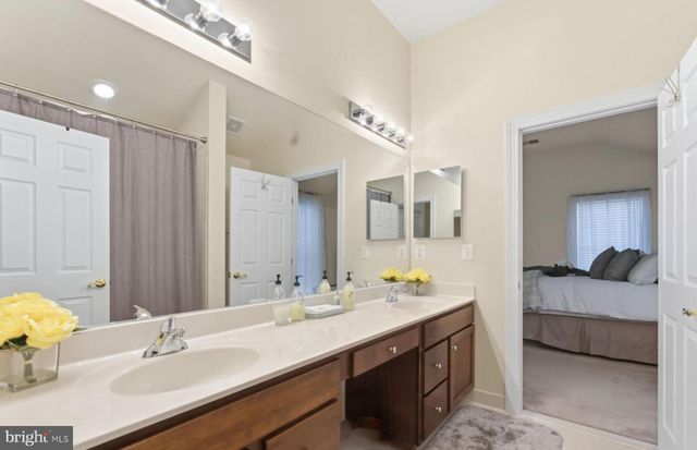 7669 OAK FIELD CT, Springfield, VA 22153