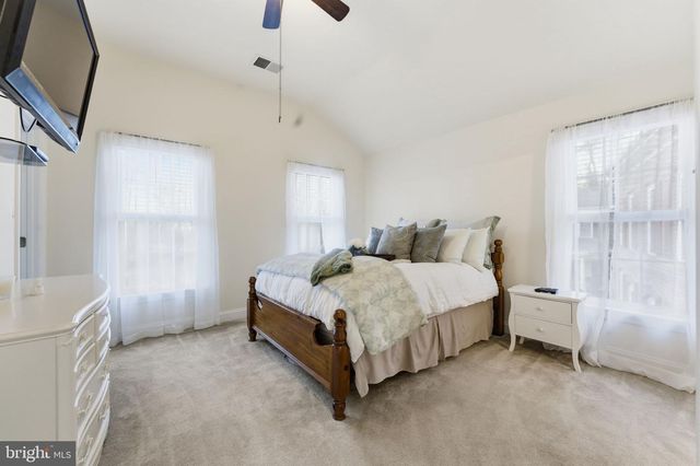 7669 OAK FIELD CT, Springfield, VA 22153