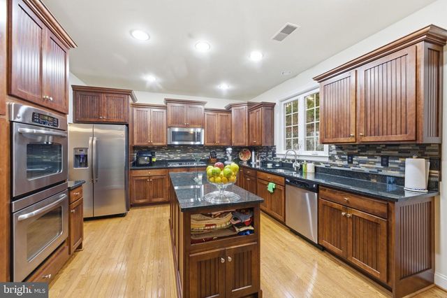 7669 OAK FIELD CT, Springfield, VA 22153