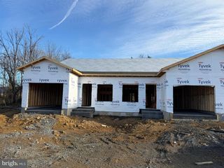 337 LORA DR, Woodstock, VA 22664