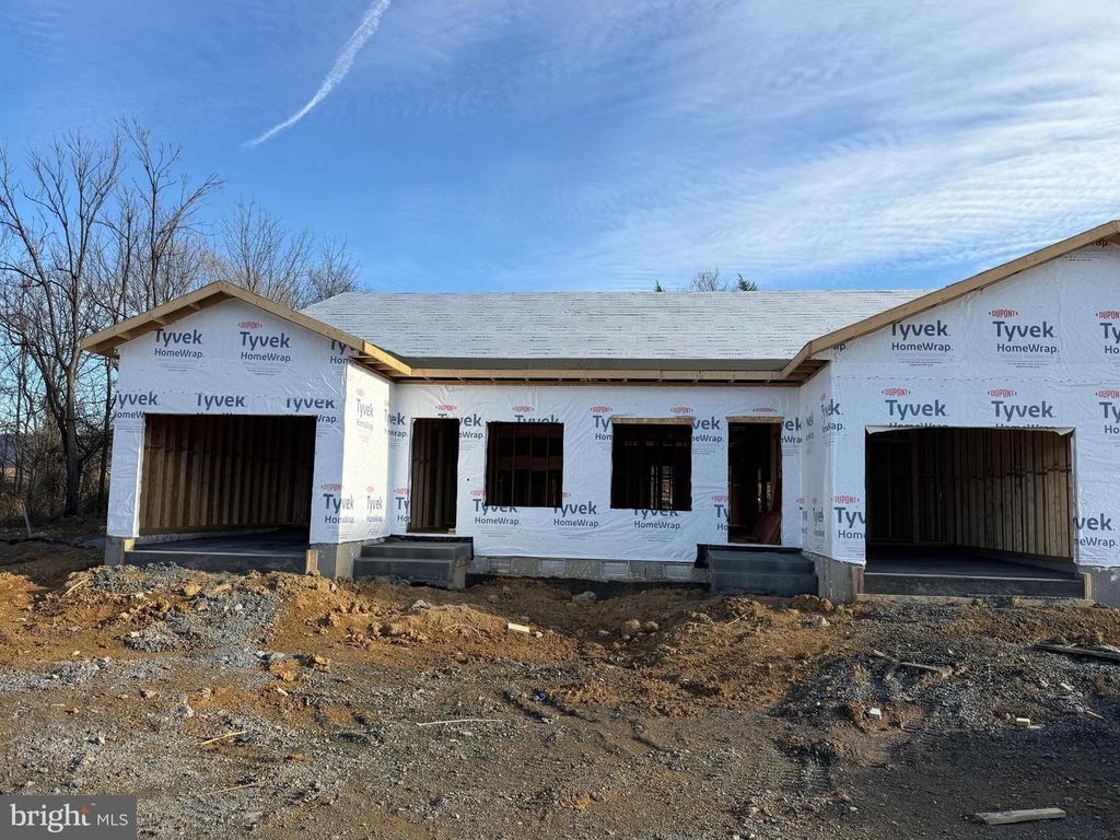 337 LORA DR, Woodstock, VA 22664