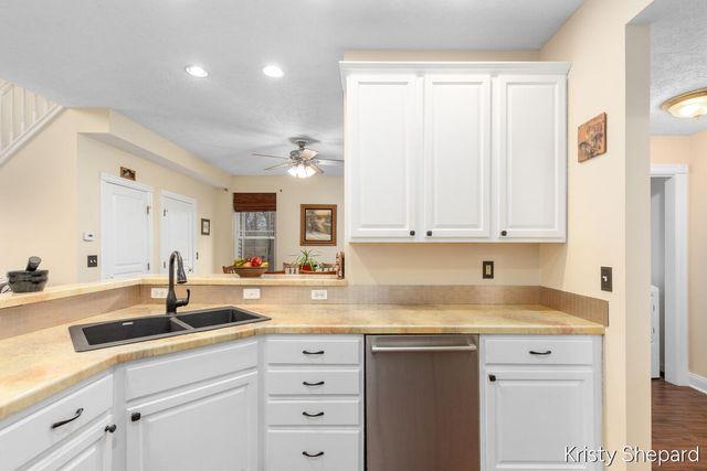 504 Rivers Edge Lane, Portland, MI 48875