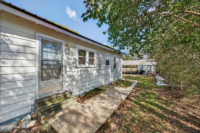 2100 Teresa Drive, Castle Hayne, NC 28429