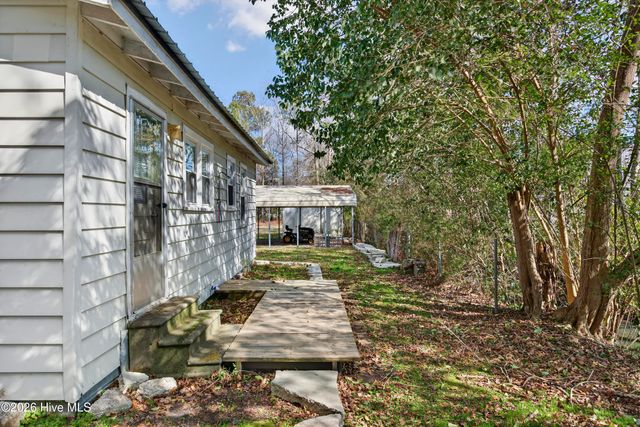 2100 Teresa Drive, Castle Hayne, NC 28429