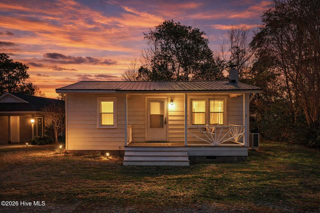 2100 Teresa Drive, Castle Hayne, NC 28429