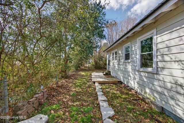 2100 Teresa Drive, Castle Hayne, NC 28429