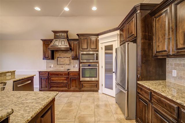 300 Summit Bend, Norman, OK 73071