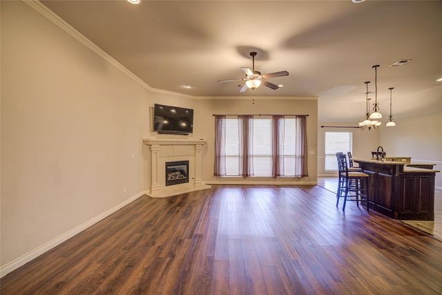 300 Summit Bend, Norman, OK 73071