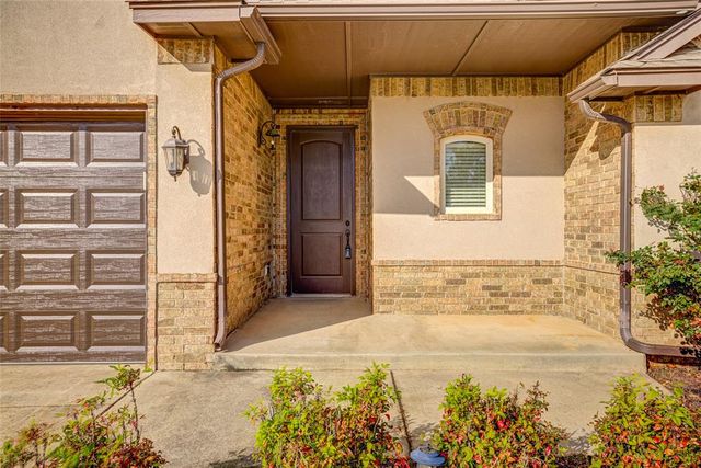 300 Summit Bend, Norman, OK 73071