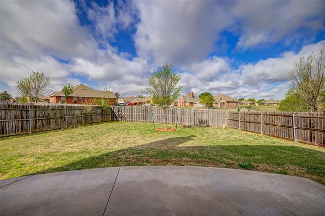 300 Summit Bend, Norman, OK 73071