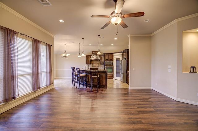 300 Summit Bend, Norman, OK 73071