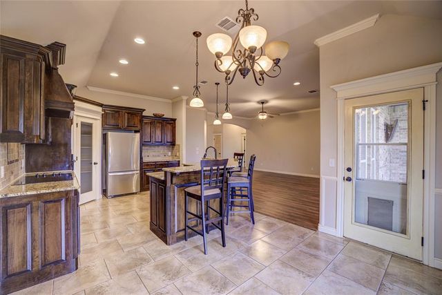 300 Summit Bend, Norman, OK 73071