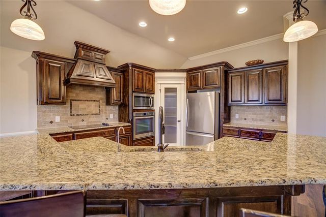 300 Summit Bend, Norman, OK 73071