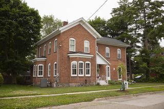 112 E Maple Street, Vicksburg, MI 49097