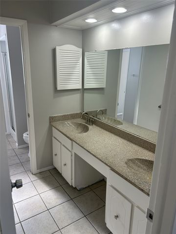 3810 Calgary Court E, Irving, TX 75062