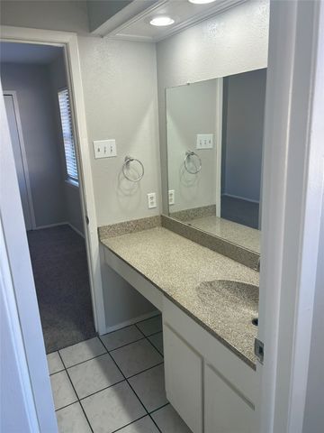 3810 Calgary Court E, Irving, TX 75062