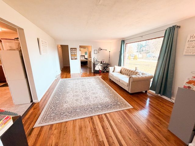 13284 7th Road, Plymouth, IN 46563