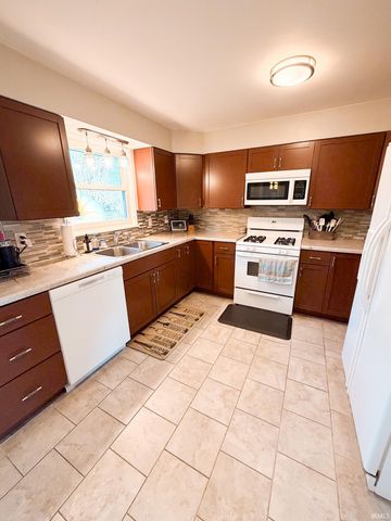 13284 7th Road, Plymouth, IN 46563