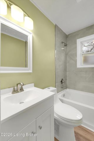 2420 Dulworth Dr, Louisville, KY 40216