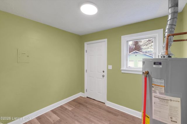 2420 Dulworth Dr, Louisville, KY 40216