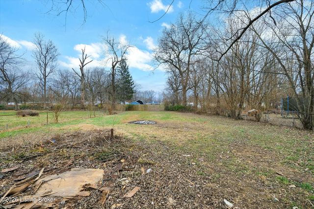 2420 Dulworth Dr, Louisville, KY 40216